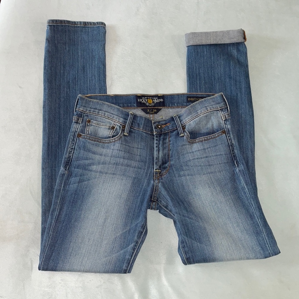 HP 🥳🩷 6/20 Lucky Brand Sweet N straight jeans